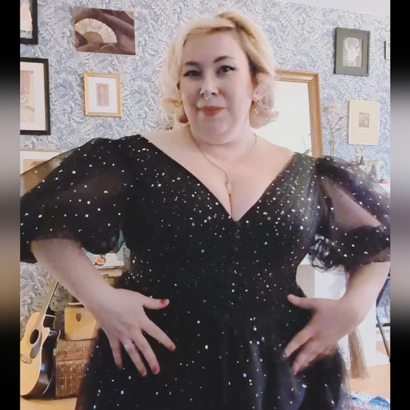 Tulle gown with lace up back - Picture 2 of 7